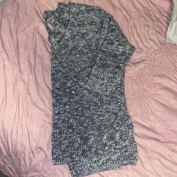 Express quarter sleeve sweater - Picture 2 of 7